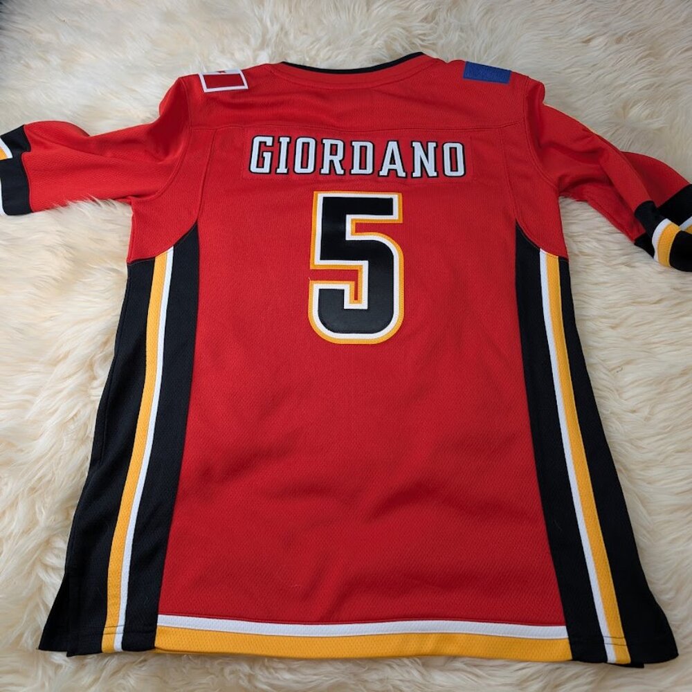 Calgary Flames mark Giordano #5 Captain Jersey Fanatics Size Medium